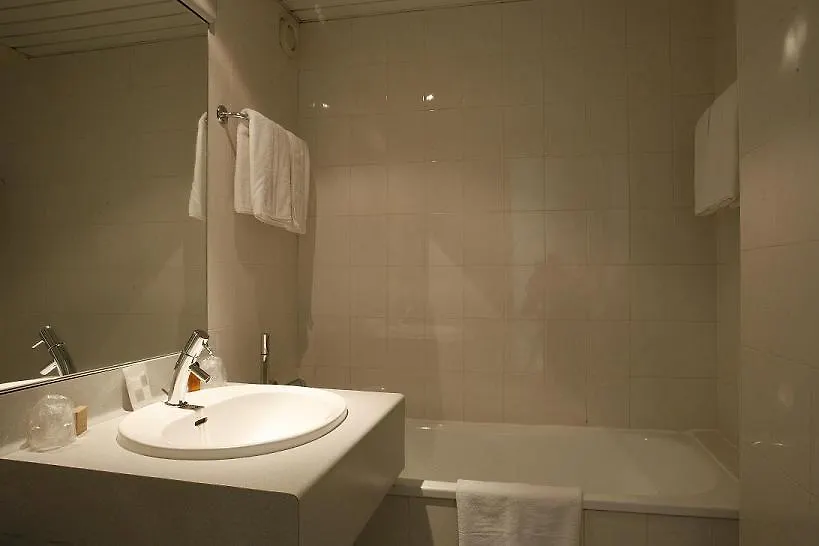 Acte V Hotel 3*